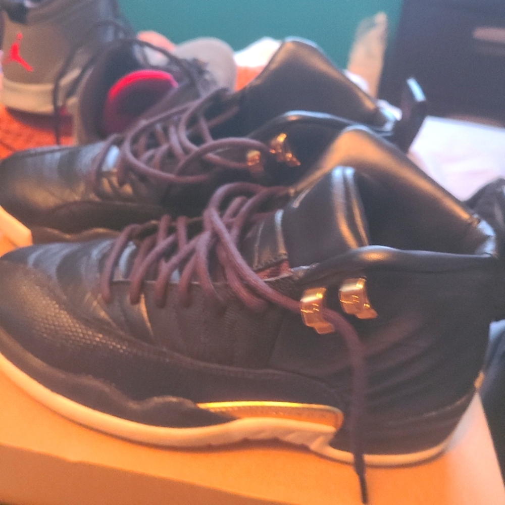 Jordan 12 wm sz 8.5 black